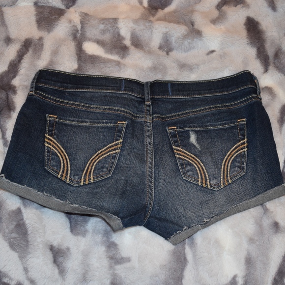 SOLD 🩳 Hollister jeans shorts - Picture 2 of 2